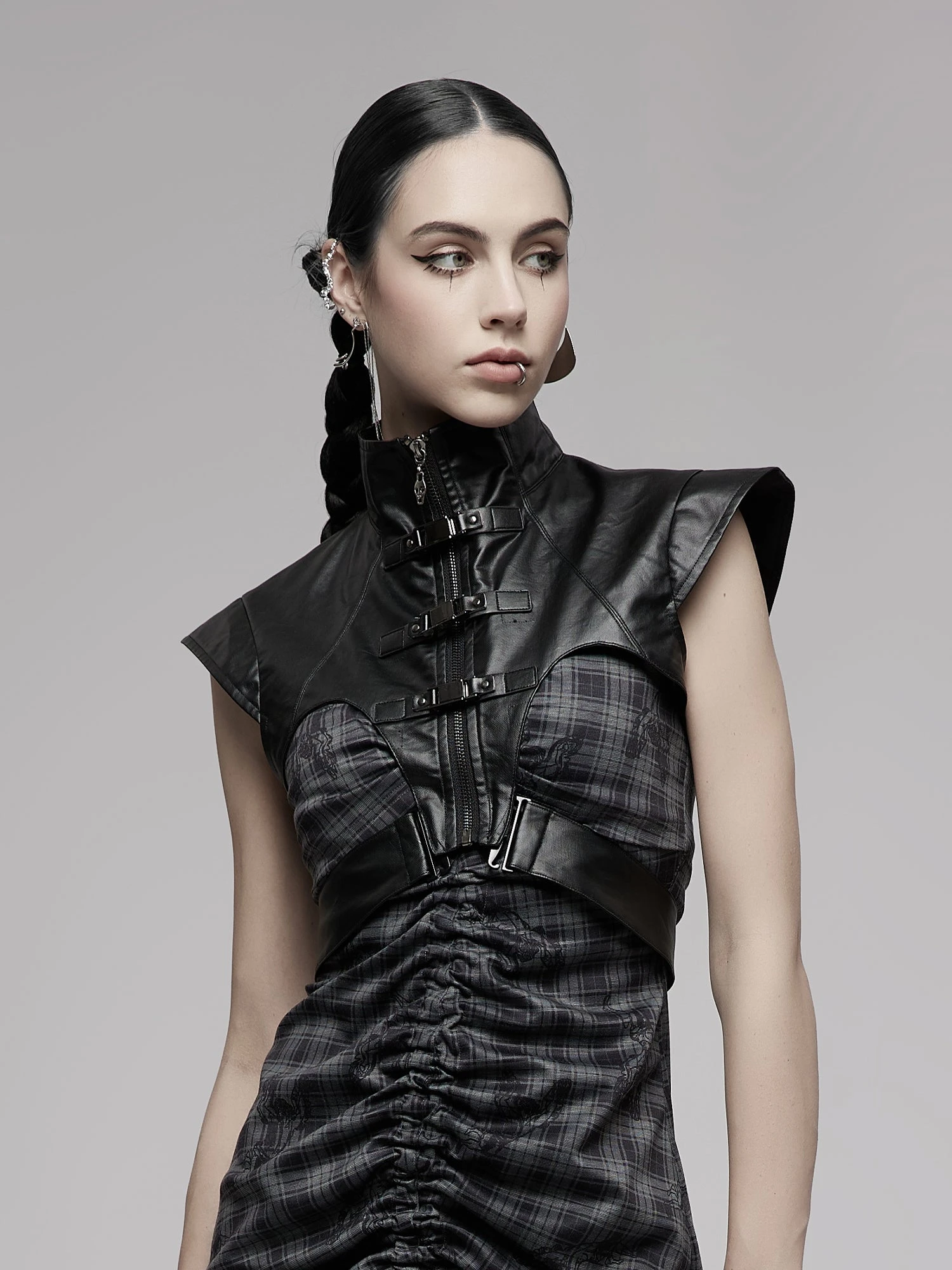 Punk Rave Leatherette Shoulder Cover With Removable Belt